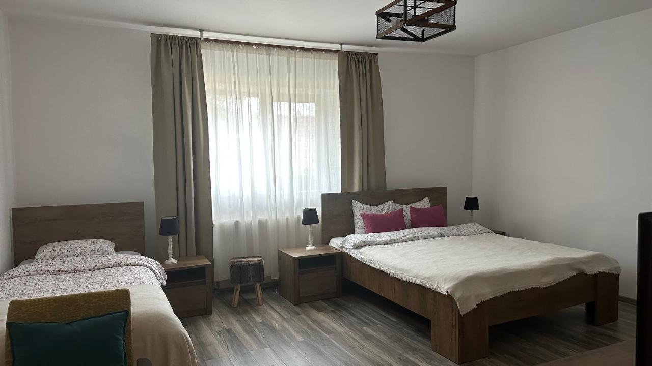 Casa De Vacanta Potoc Ngoại thất bức ảnh